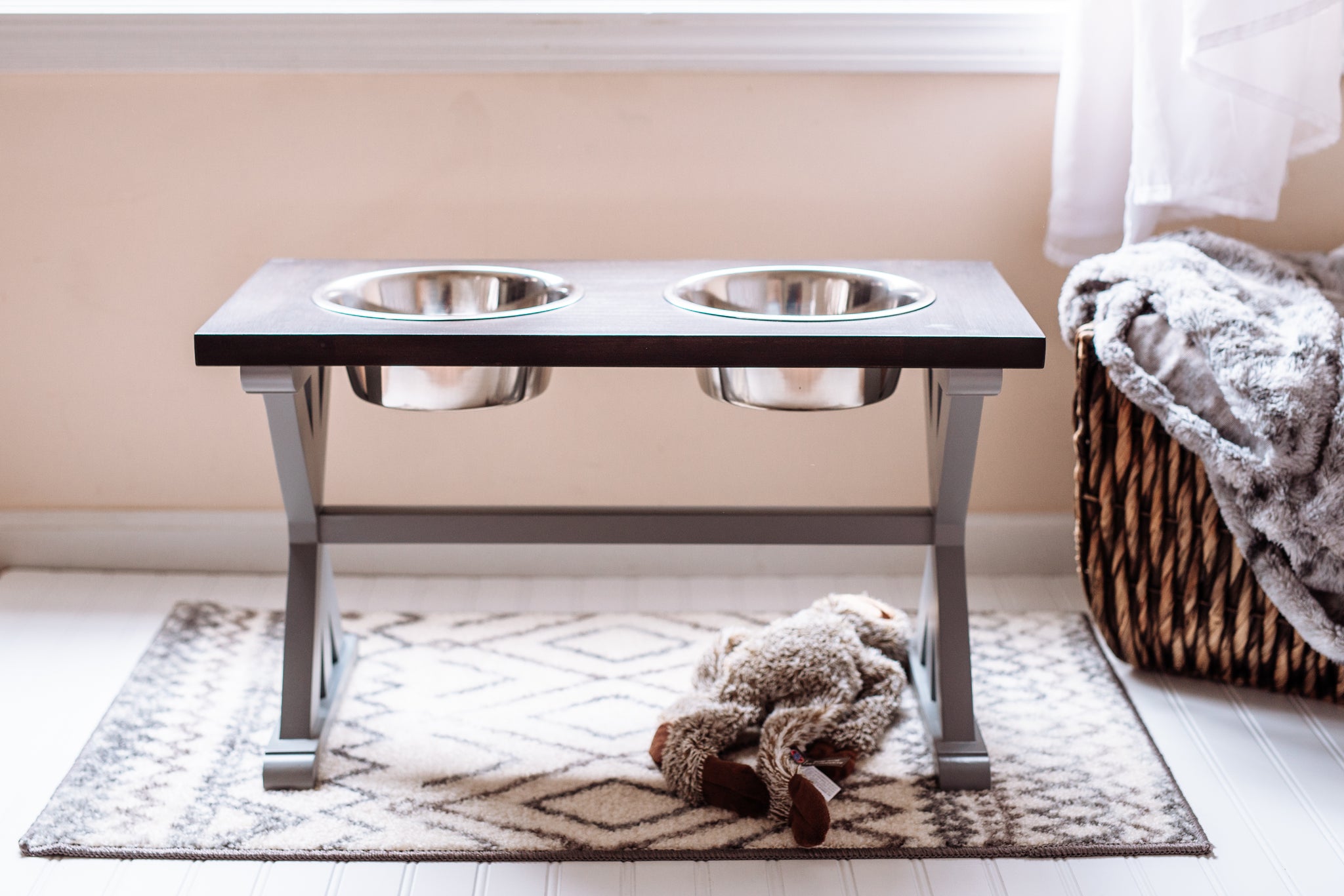 Large Elevated Dog Bowl Stand - X Pattern Farmhouse Table - Raised Dog -  billscustombuilds